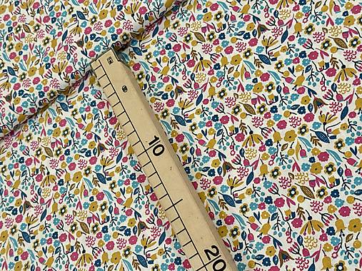 100% BAVLNA / FAREBNE KVETINKY