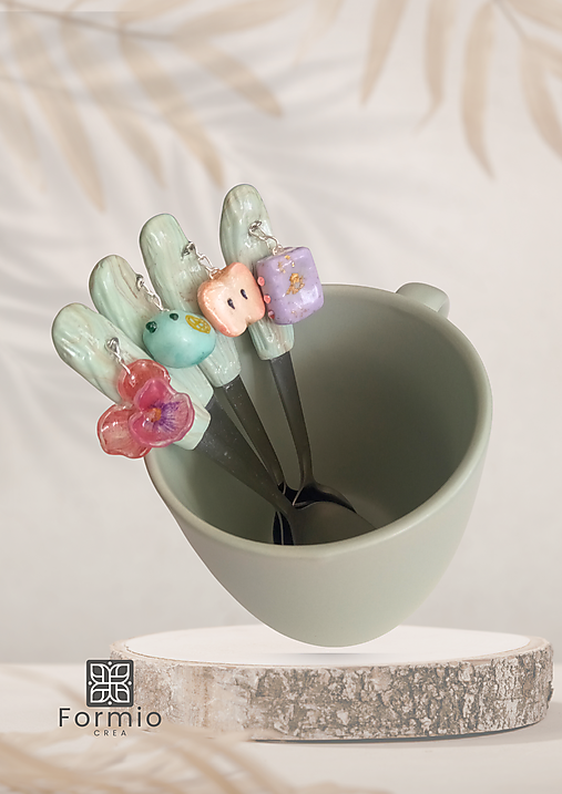 Originálny darček pre pani učiteľku, vtáčik – ručne zdobená lyžička ku Dňu učiteľov