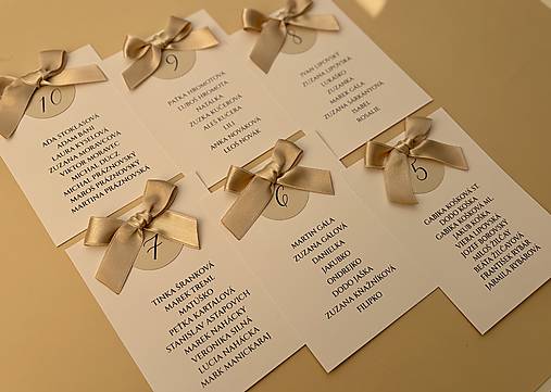 Kreatívny zasadací poriadok s mašličkami C#09