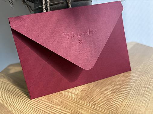Matná obálka Burgundy s embosovaním