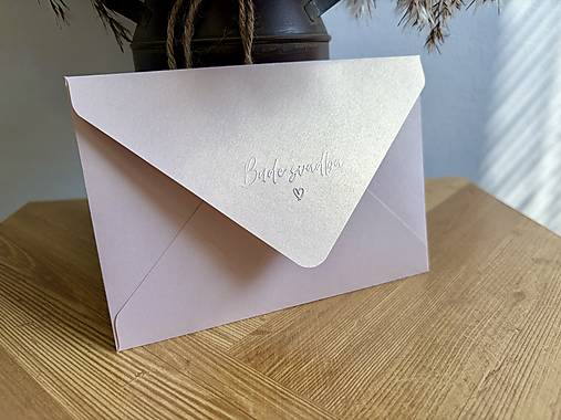 Metalická obálka Nude metallics s embosovaním