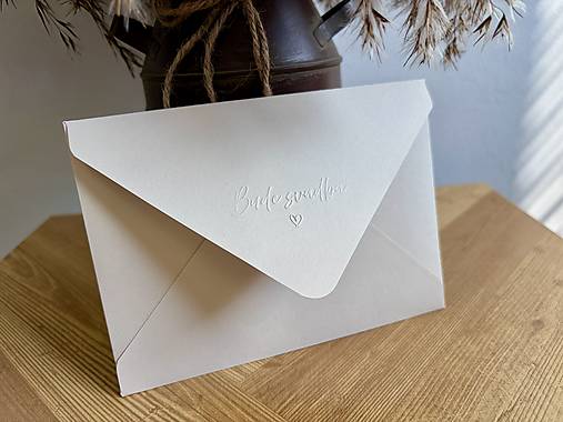 Matná obálka Mist s embosovaním