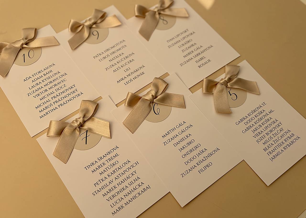 Kreatívny zasadací poriadok s mašličkami C#09