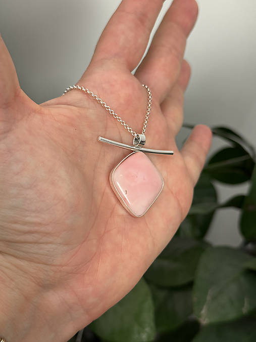 Strieborný 925/1000 prívesok s ružovým opálom