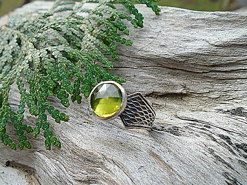 Strieborny prsteň Ag 925 Vezuvianit