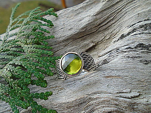 Strieborny prsteň Ag 925 Vezuvianit