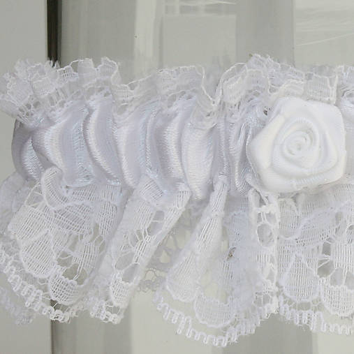 Biely svadobný podväzok