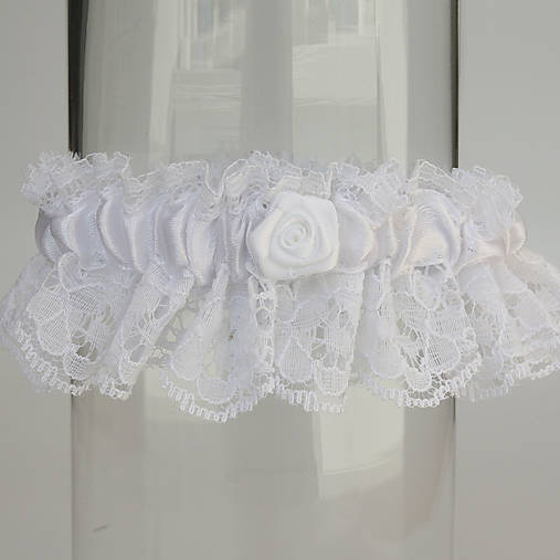 Biely svadobný podväzok