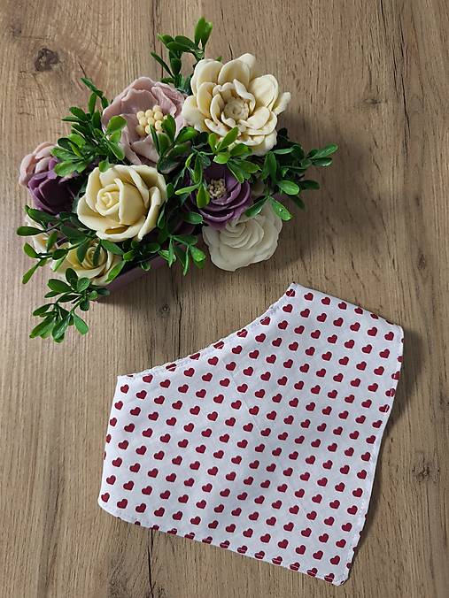 Detské doplnky - Slintačik biely červené srdiečka 3-6 mesiacov - 18235785_