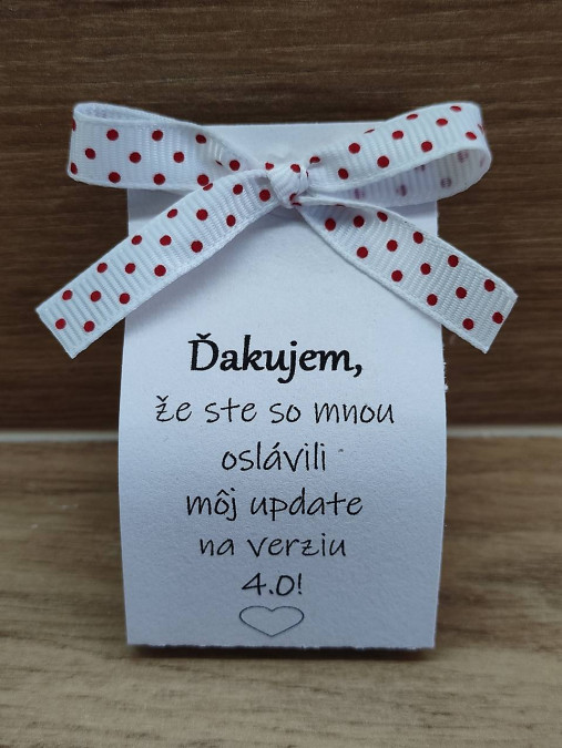 Sojová sviečka poďakovanie pre hostí – kartička s mašličkou