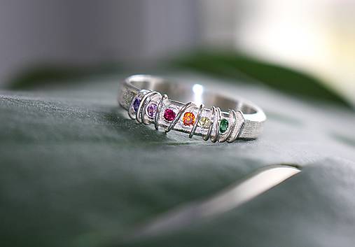 Prstene - Strieborný prsteň zajatá dúha - 18234438_