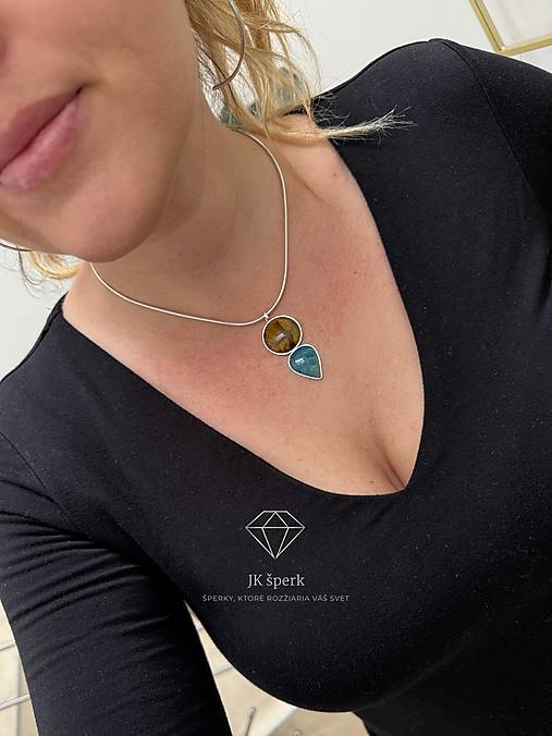 Strieborný 925/1000 prívesok s tigrím okom a apatitom