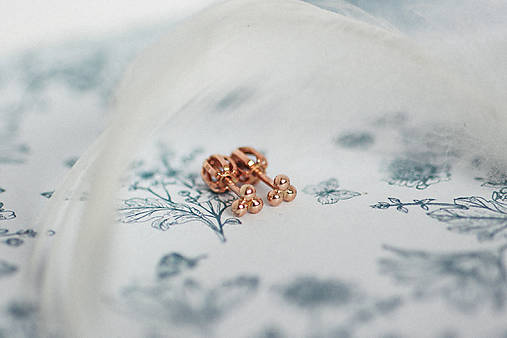 Zlaté náušnice -Bokeh Trio