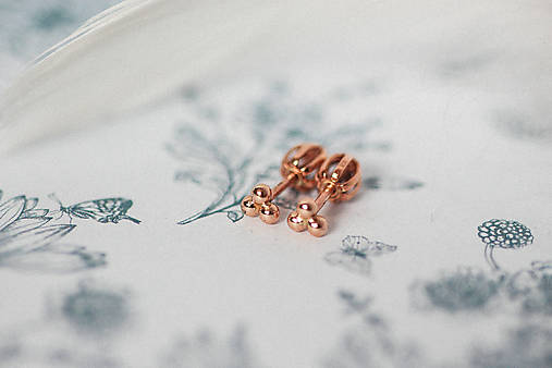 Zlaté náušnice -Bokeh Trio