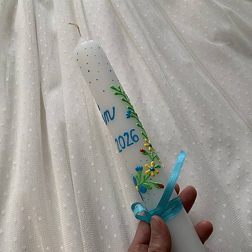 Ručne maľovaná krstná svieca jarne ladená s personalizáciou – 35 cm, biely vosk