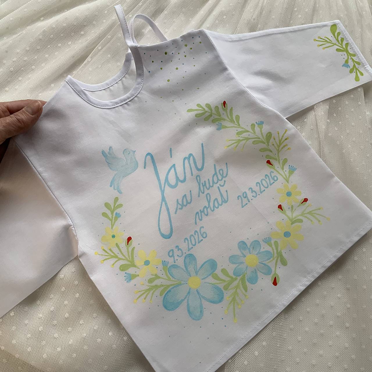 Krstná košieľka maľovaná s holubicou -jarná kvetinková