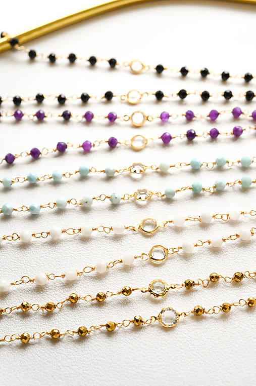 Náhrdelník  v štýle ruženca  - ametyst, larimar, mesačný kameň, hematit, čierny spinel