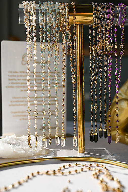 Náhrdelník  v štýle ruženca  - ametyst, larimar, mesačný kameň, hematit, čierny spinel