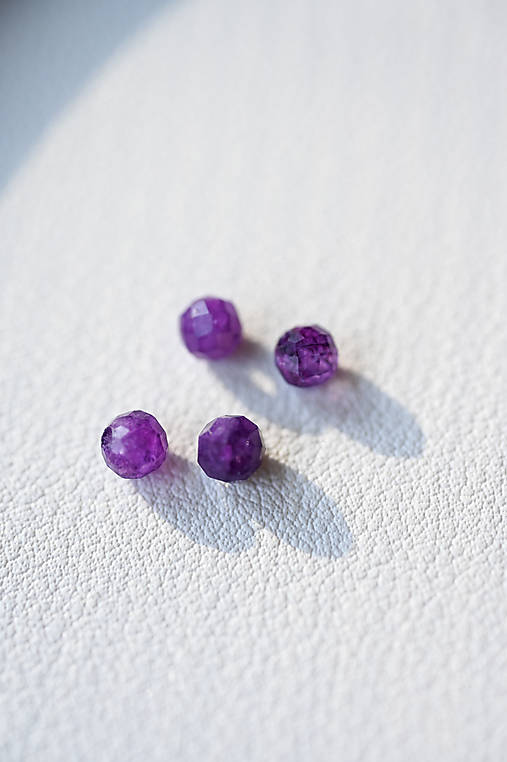 Náhrdelník  v štýle ruženca  - ametyst, larimar, mesačný kameň, hematit, čierny spinel