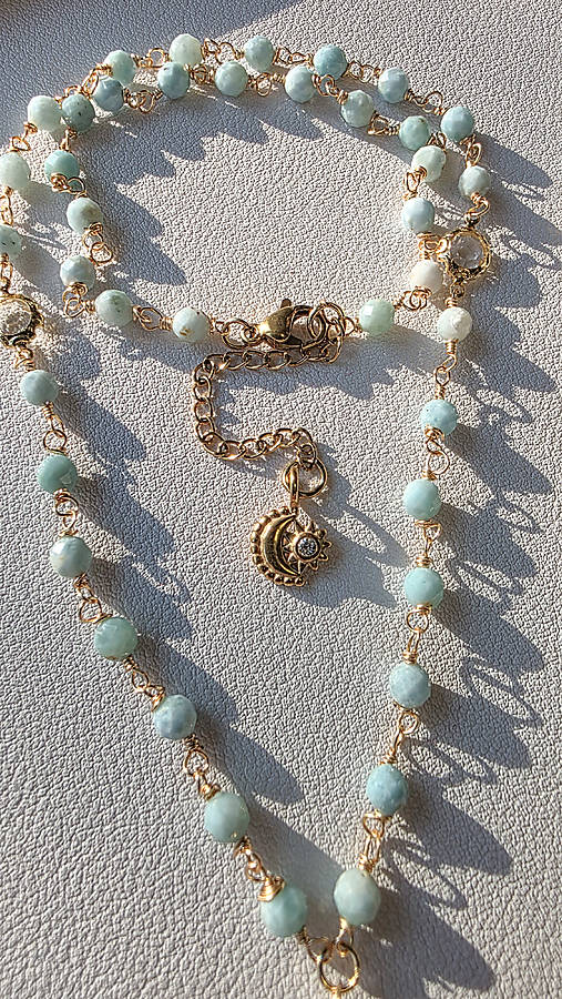 Náhrdelník  v štýle ruženca  - ametyst, larimar, mesačný kameň, hematit, čierny spinel