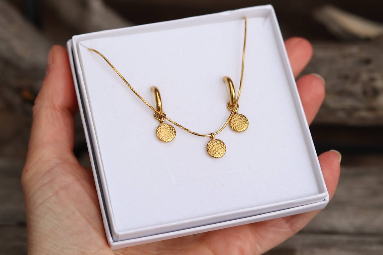 Súprava náhrdelník a náušnice s medailónom