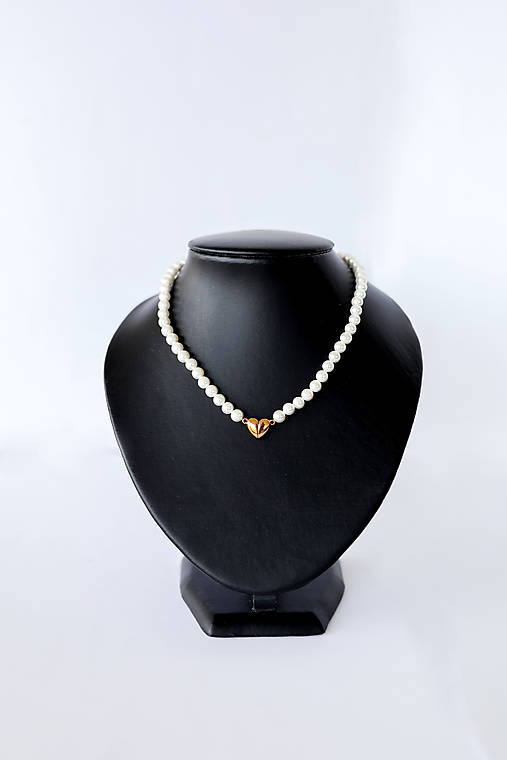 minimalistický shell perlový náhrdelník - 2v1 zlaté srdce