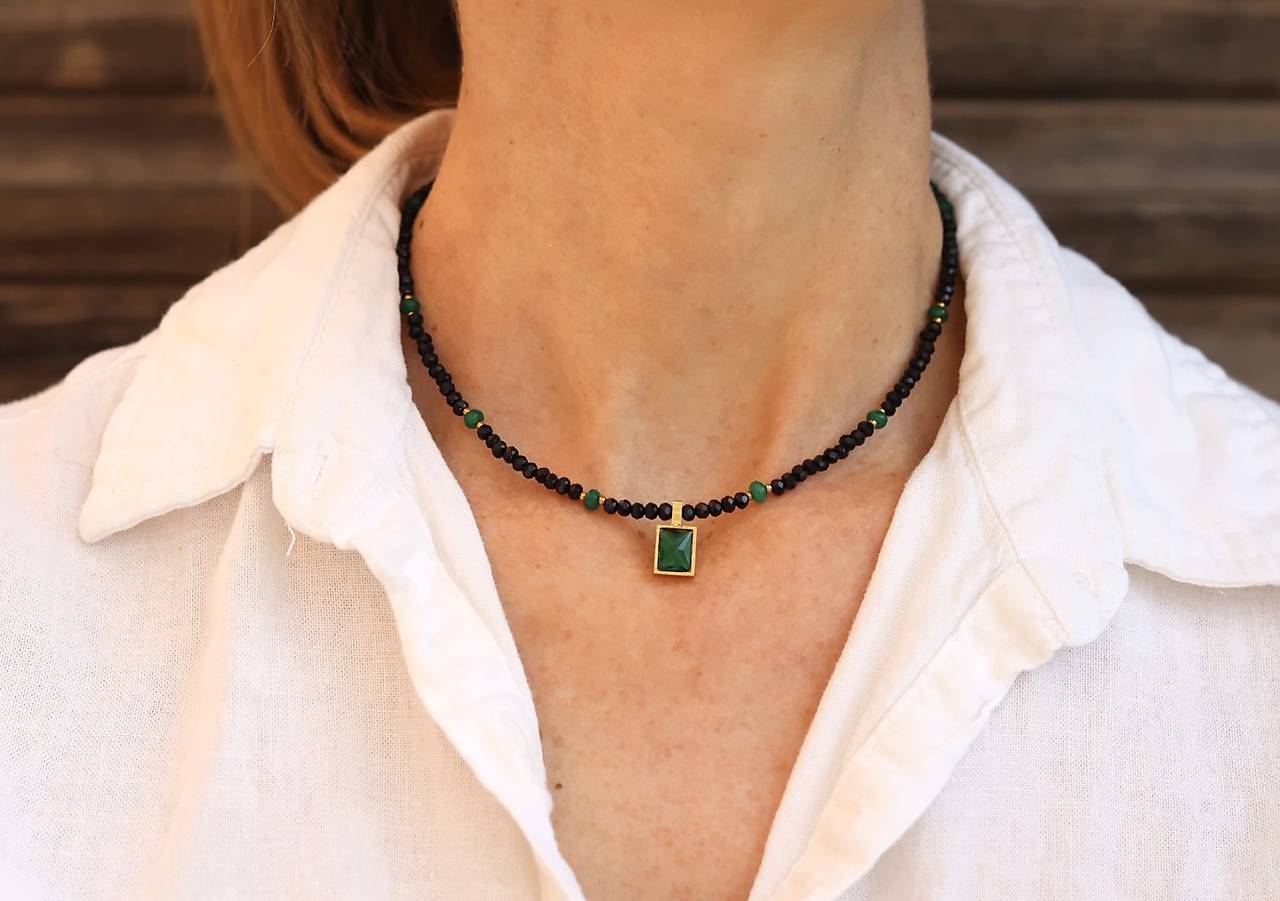 Náhrdelník spinel, jadeit