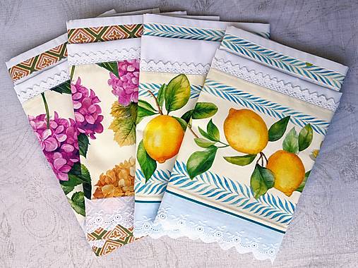 Romantický set do kuchyne s hortenziami – utierka 45×70 cm a košík na pečivo