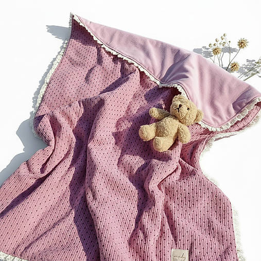 Elegantná detská deka s čipkou – kord & zamat