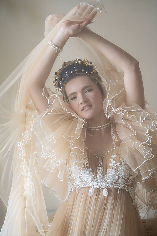 Kvetinová glam korunka "kráľovná dlhej noci”