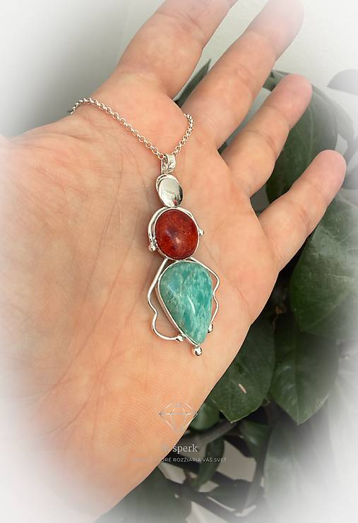 Strieborný 925/1000 prívesok s červeným korálom a amazonitom