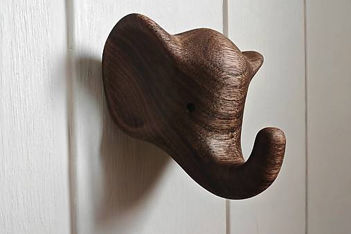 Nástenný vešiak SLON drevo orech