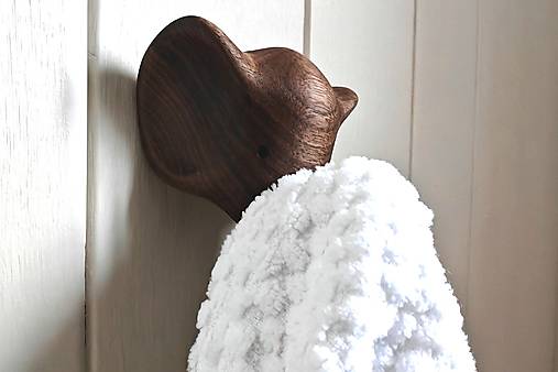 Nástenný vešiak SLON drevo orech