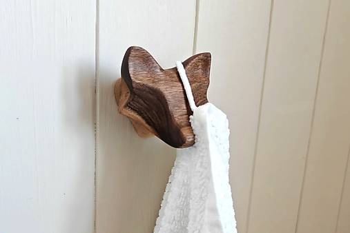 Nástenný vešiak LÍŠKA drevo orech