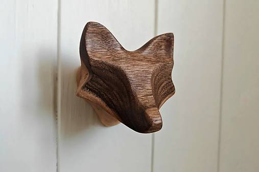 Nástenný vešiak LÍŠKA drevo orech