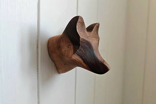 Nástenný vešiak LÍŠKA drevo orech