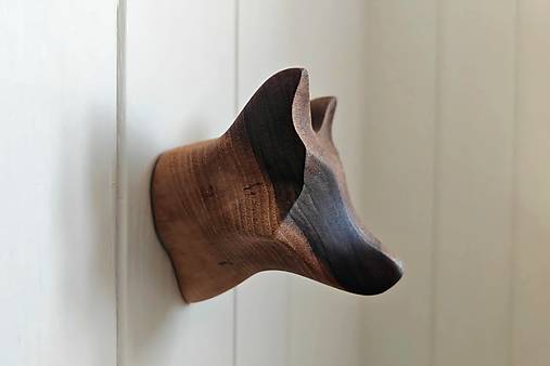 Nástenný vešiak LÍŠKA drevo orech