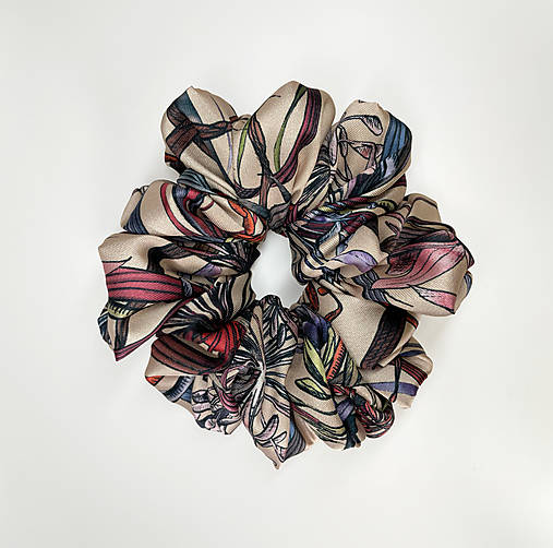 Ozdoby do vlasov - Scrunchie gumička do vlasov // Autorská potlačou SILK FLOWER - 18243895_