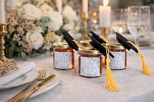 Darčeky pre svadobčanov - Darček na promócie - 18246651_