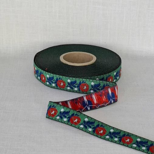 Galantéria - Krojová vyšívaná stuha zelená – 1,8 cm - 18245579_