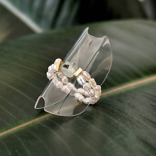 Prsteň z riečnych perál a prehnitu – dvojitý dizajn –Line cube