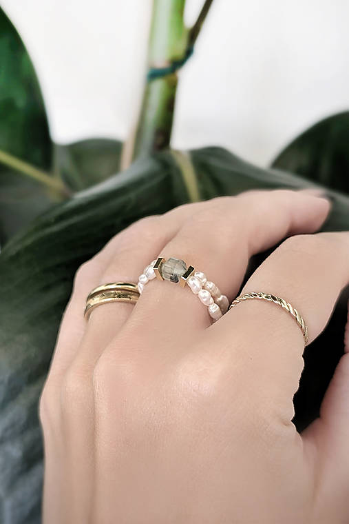 Prsteň z riečnych perál a prehnitu – dvojitý dizajn –Line cube