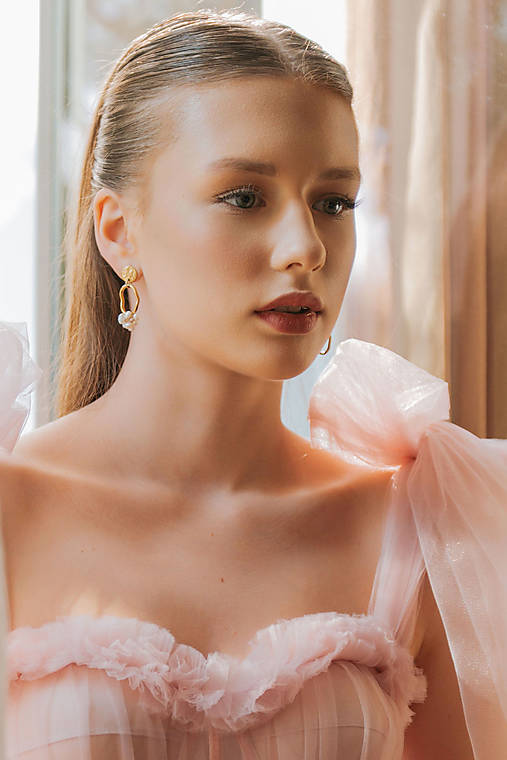 Náušnice s asymetriou, ktorá očarí – Kolekcia Peach Glow