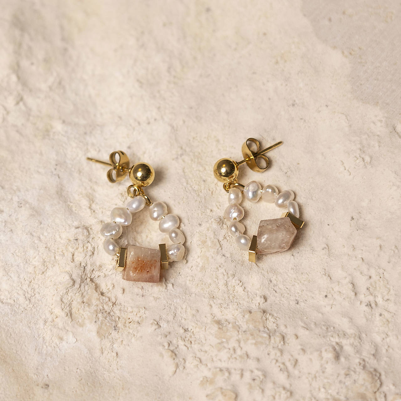 Náušnice z perál a kremeňa – elegantná slza – Line Cube