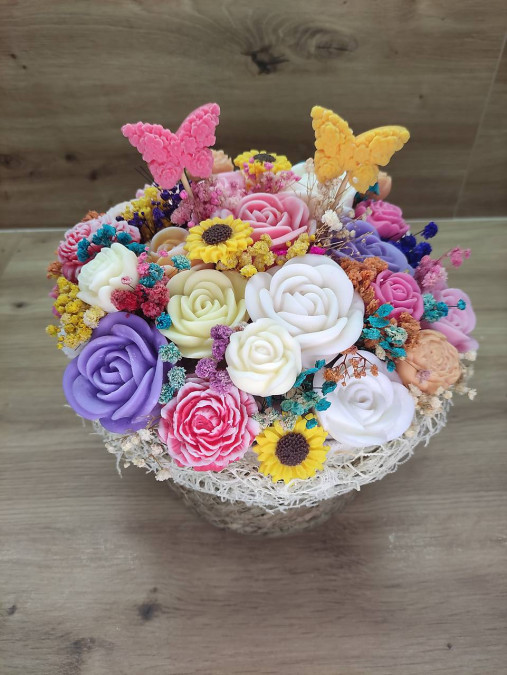 Jarná kytica kvetov