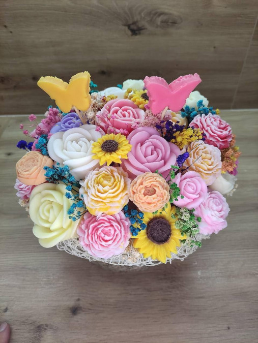 Jarná kytica kvetov