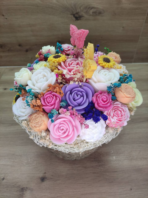 Jarná kytica kvetov