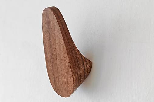 Nástenný vešiak EGG drevo orech/dub/čerešňa