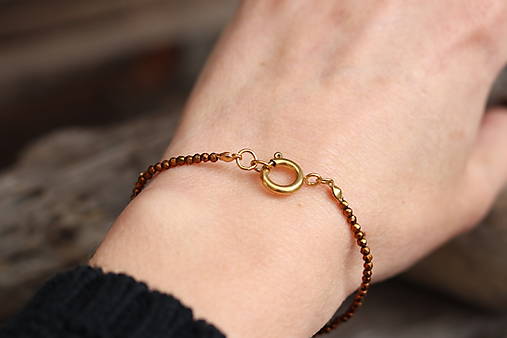 Tenký náramok zirkon brown