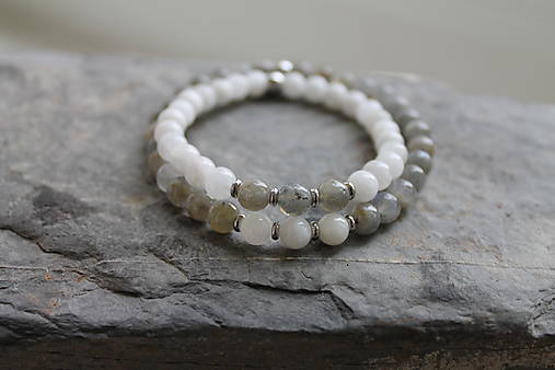 Grey and white_partnerské